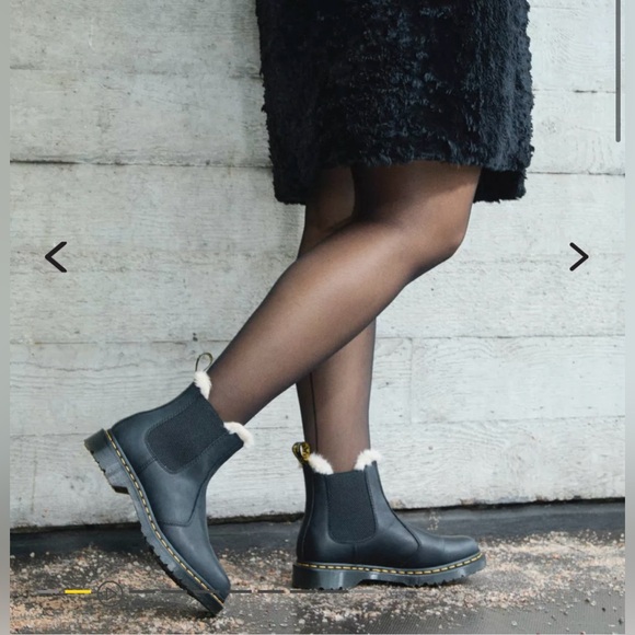 Dr. Martens 2976 Leonore Faux Fur Lined Chelsea Boots in Black Size 5 Sherpa - Picture 4 of 10